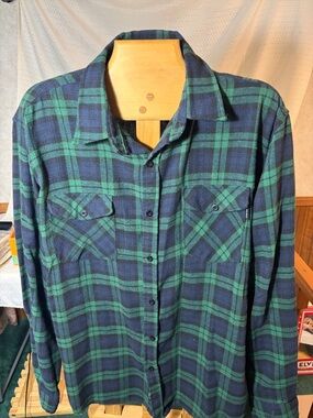 Molokai Surf Company Men's Green & Navy Plaid Button-Up Shirt
